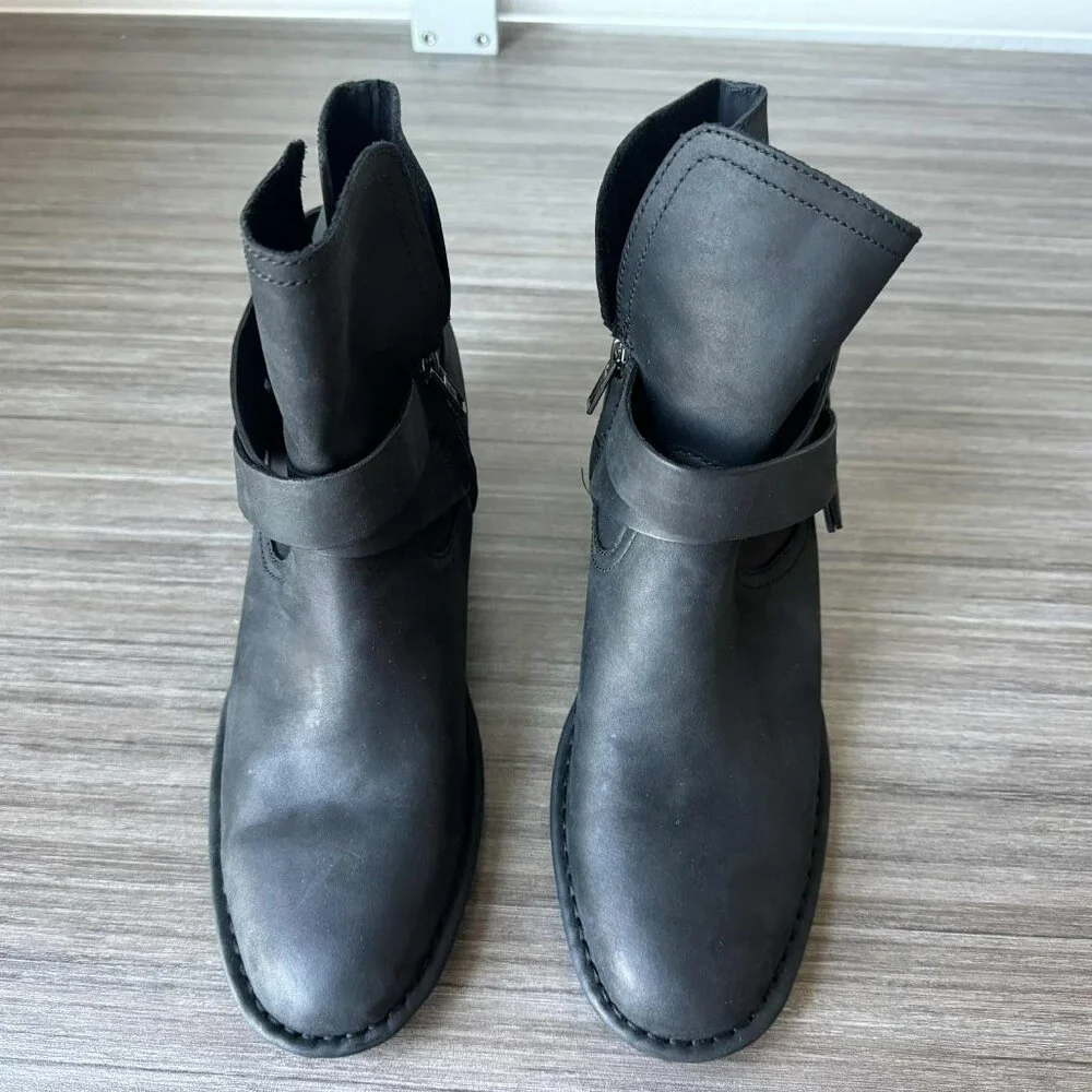 UGG Women's Elysian Zip Up Ankle Boots Bootie $170 in Black 1095792